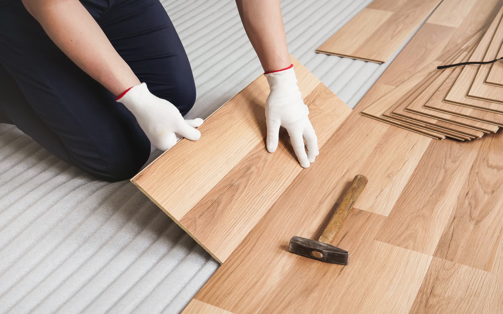 Pose de revêtements de sol : carrelage, parquet et lino à côté de Mulhouse et Cernay Illzach 1